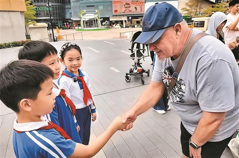 他已经坚持了两年